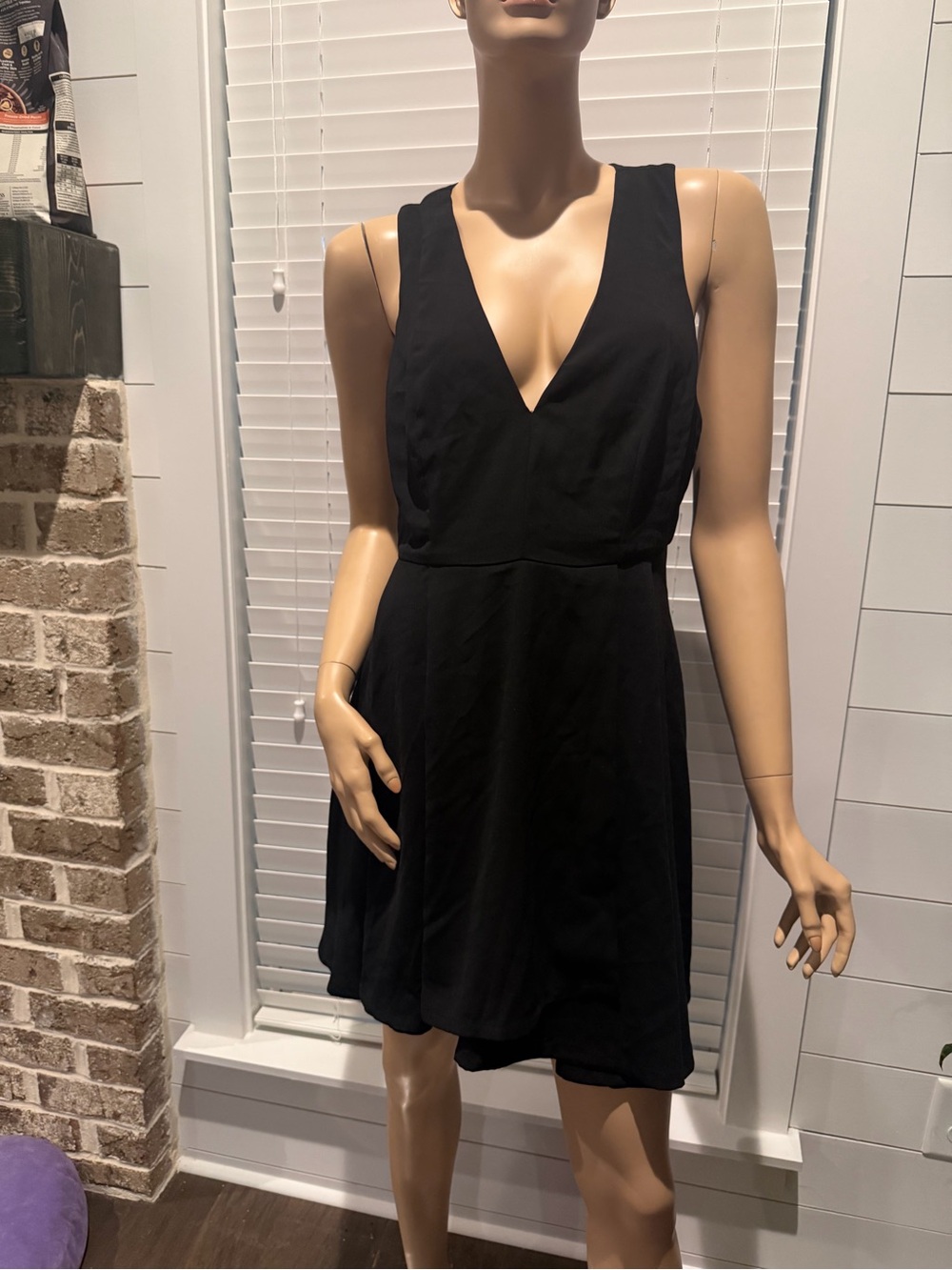 Lulus Black Sleeveless V-Neck Fit & Flare Mini Dress Size Large Women Homecoming